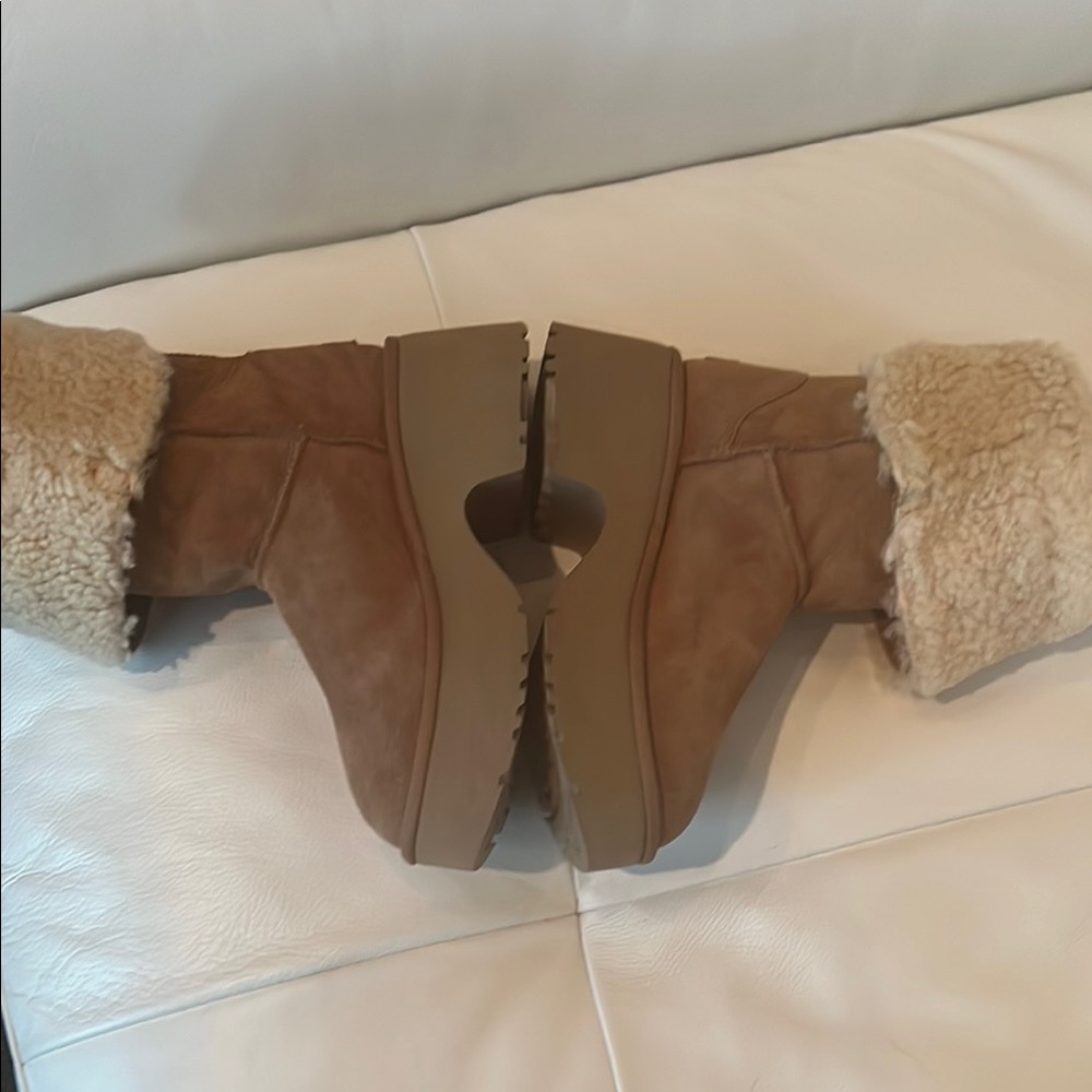 UGG Classic New Heights Cuffable Boot  Tan Size 9 - Picture 10 of 10